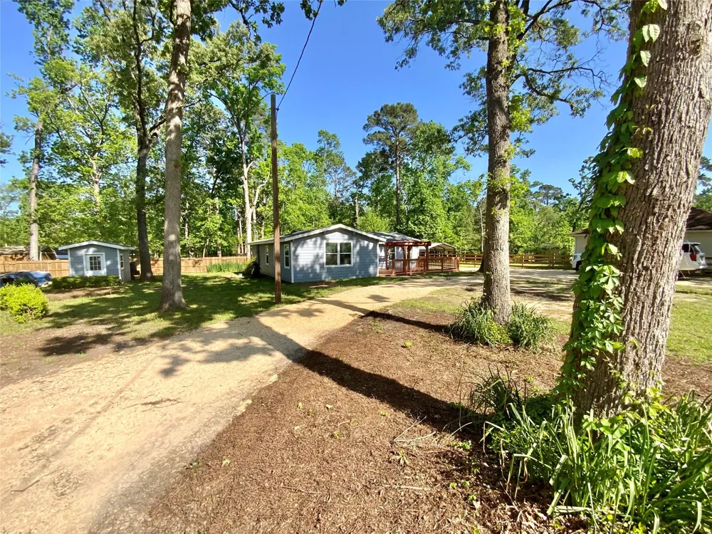 172 Pine Needle St Onalaska, TX 77360