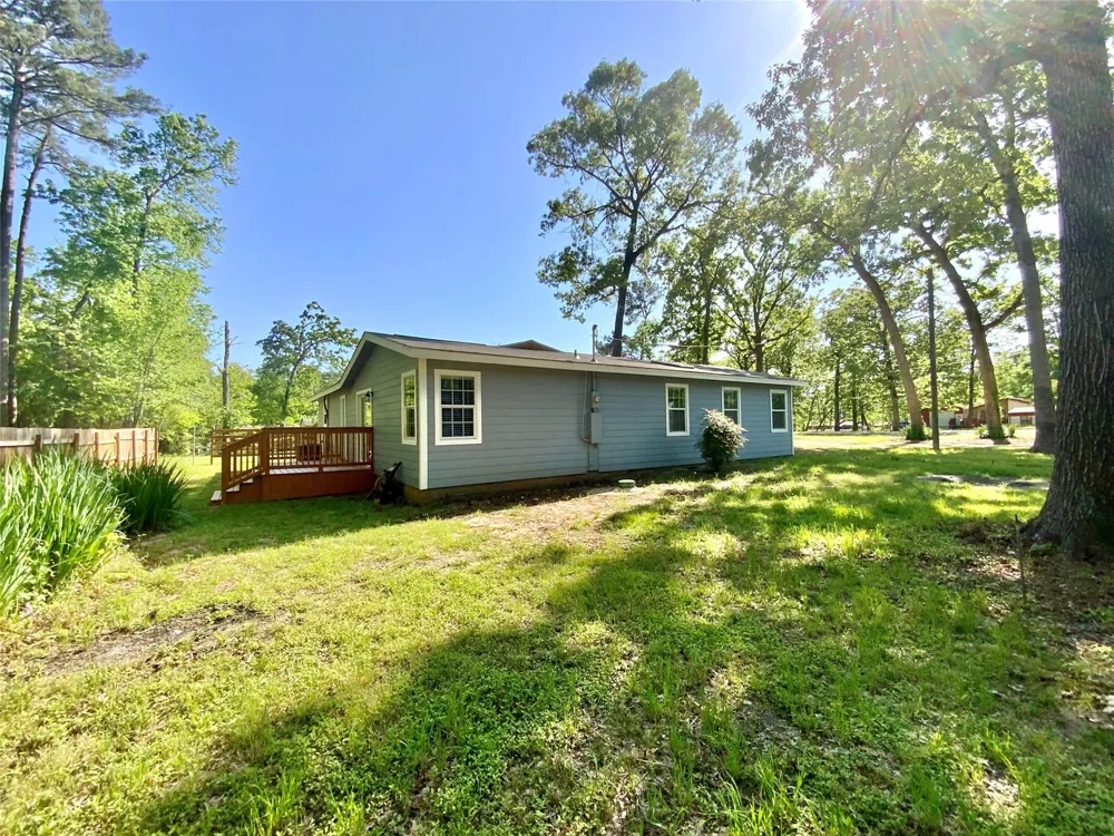 172 Pine Needle St Onalaska, TX 77360