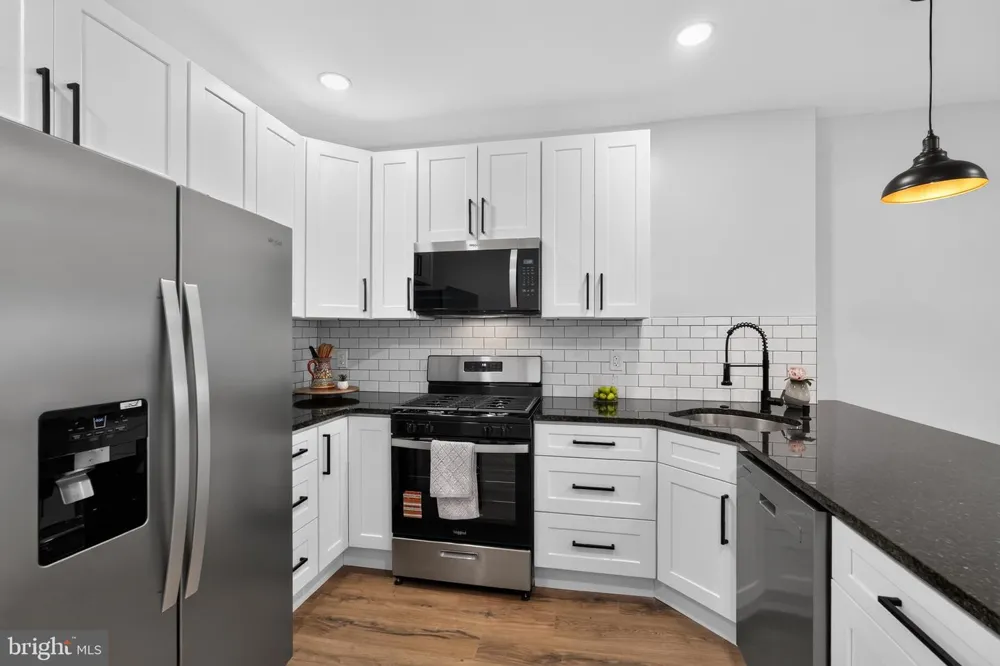 5633 FLORENCE AVENUE Philadelphia, PA 19143
