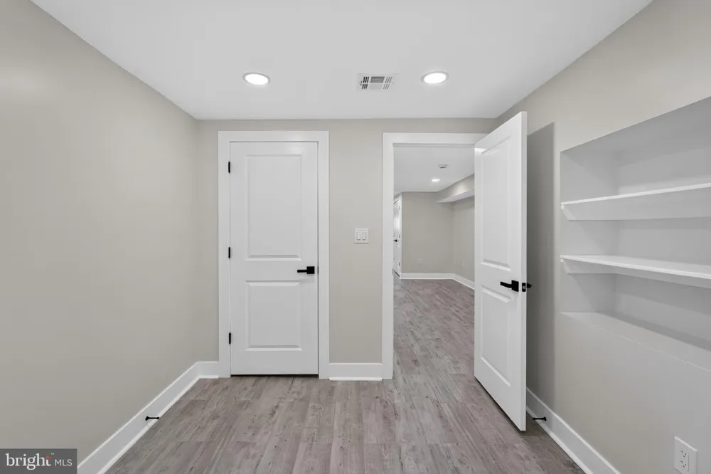 5633 FLORENCE AVENUE Philadelphia, PA 19143