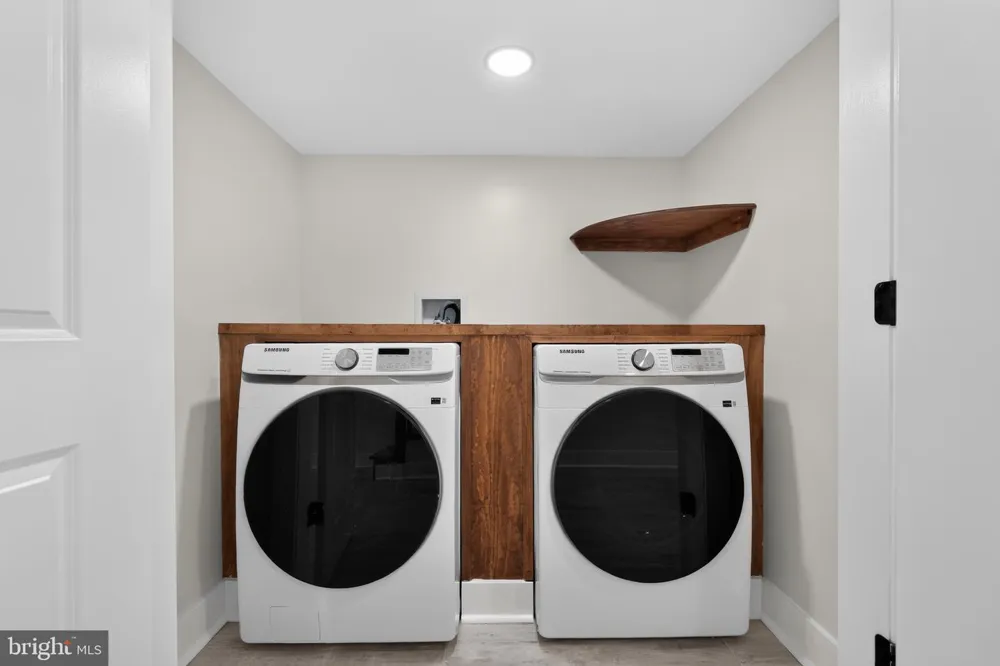 5633 FLORENCE AVENUE Philadelphia, PA 19143