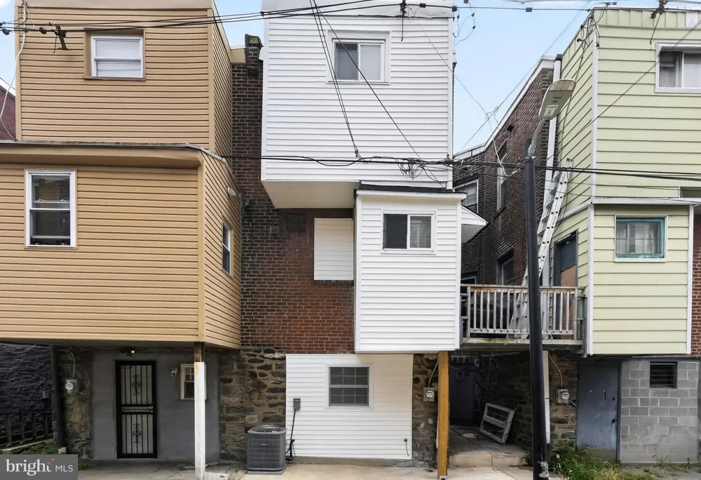 5633 FLORENCE AVENUE Philadelphia, PA 19143