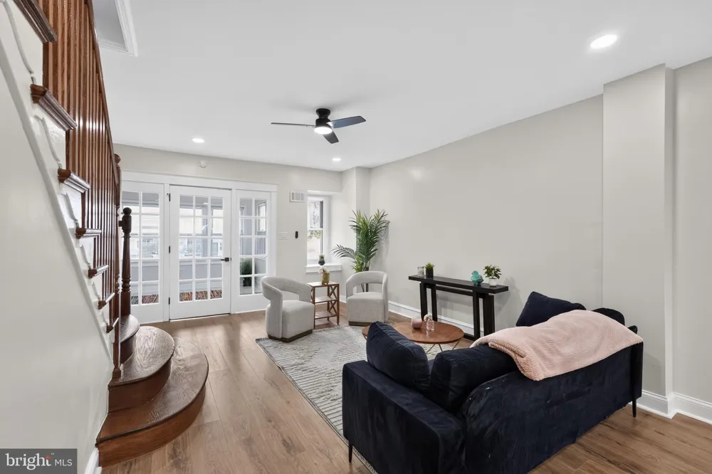5633 FLORENCE AVENUE Philadelphia, PA 19143