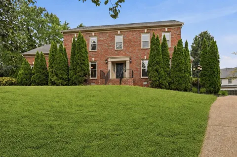 704 Postal Ct