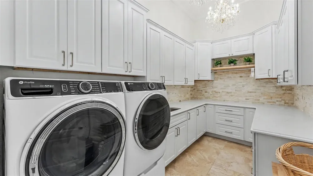 2943 OAK TREE LANE Lakeland, FL 33810