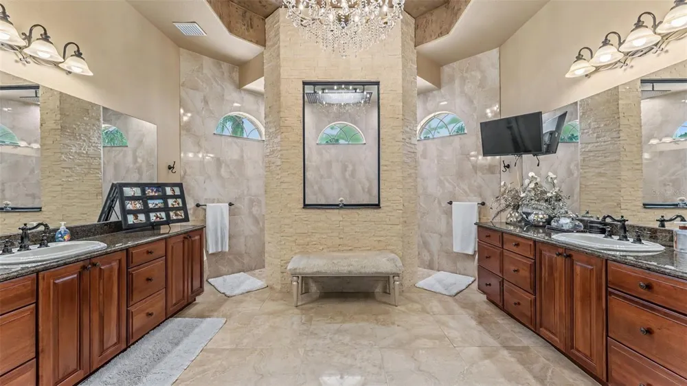 2943 OAK TREE LANE Lakeland, FL 33810