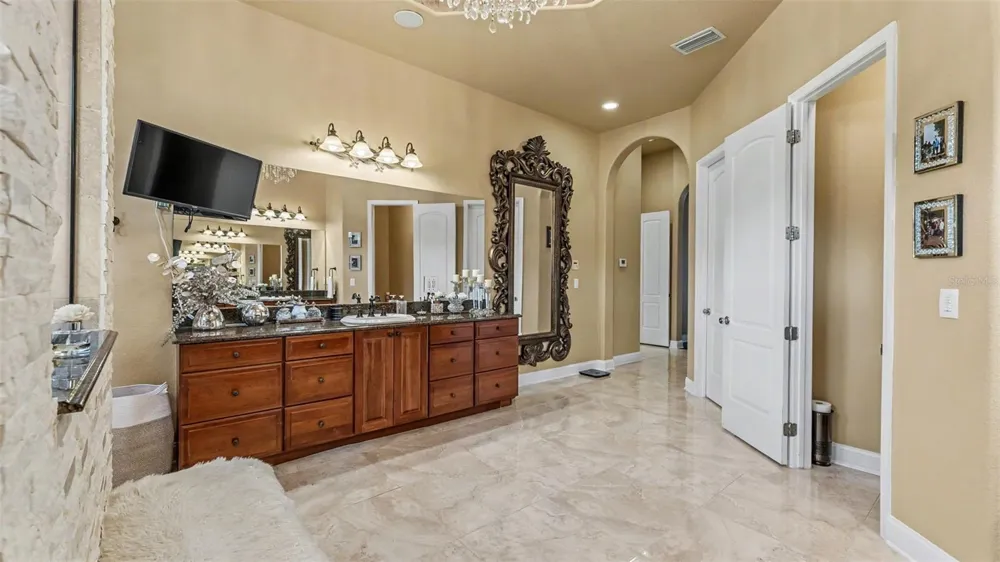 2943 OAK TREE LANE Lakeland, FL 33810