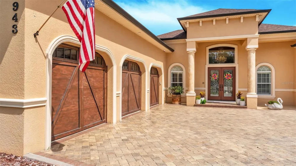 2943 OAK TREE LANE Lakeland, FL 33810