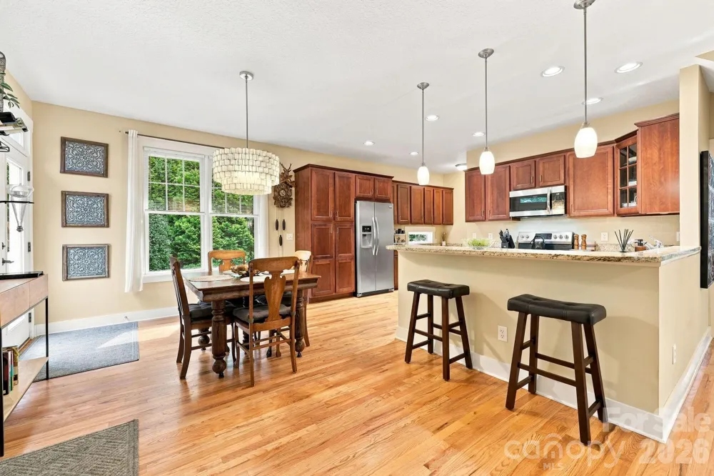 19 Oakhaven Terrace Asheville, NC 28803
