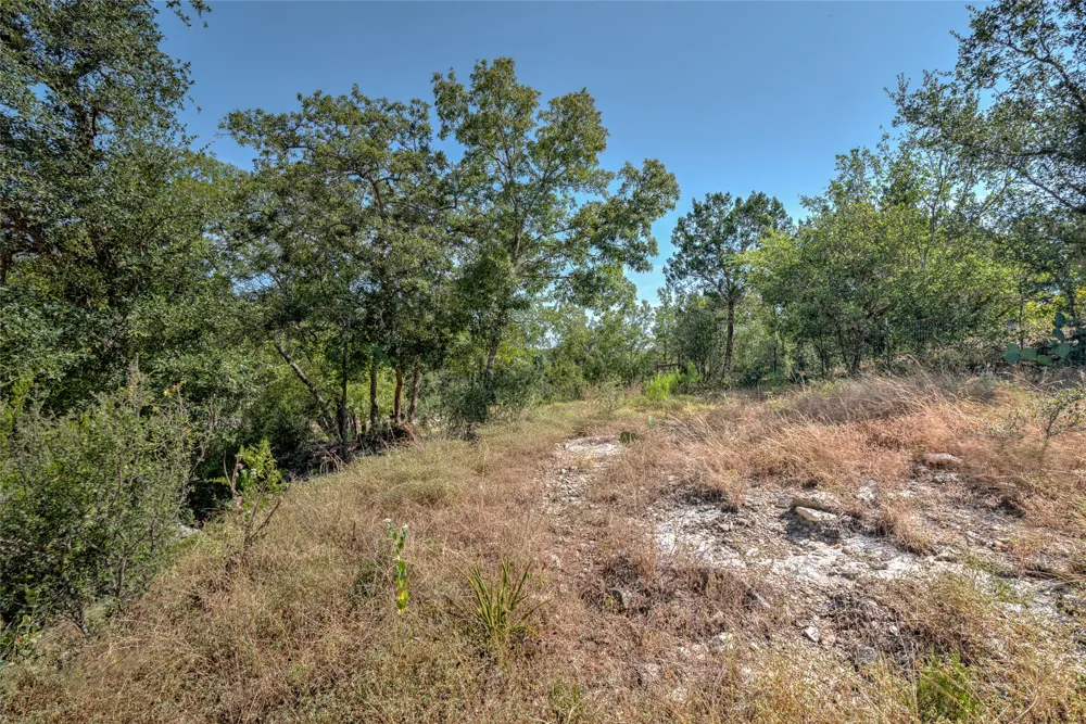 1424 Lakeshore Drive Bandera, TX 78003