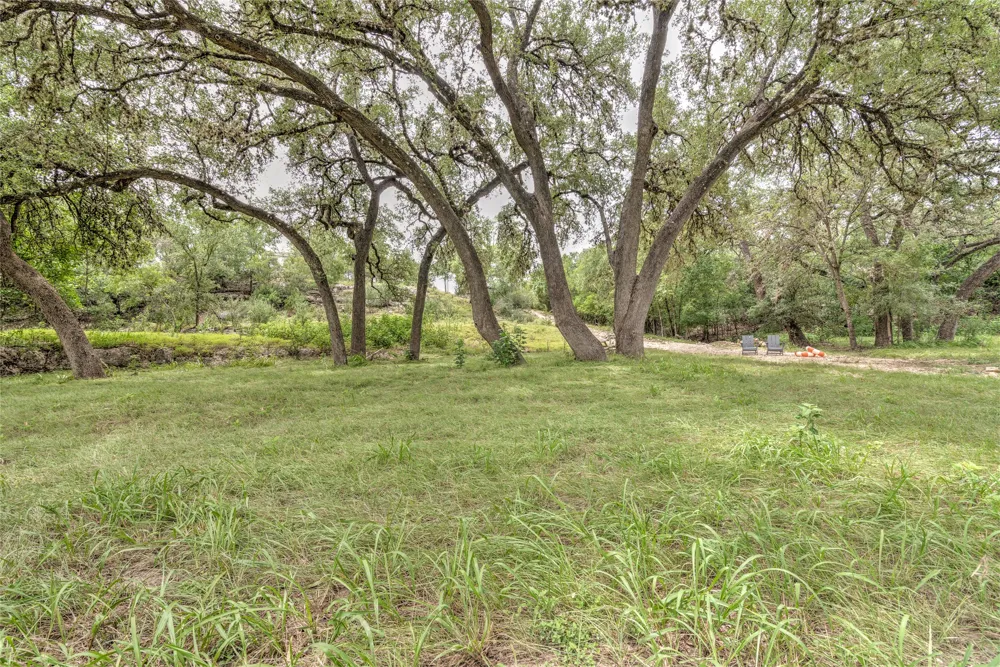 1424 Lakeshore Drive Bandera, TX 78003