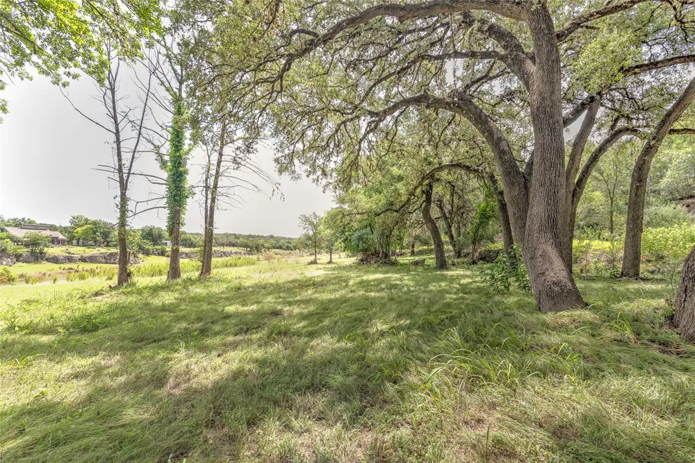 1424 Lakeshore Drive Bandera, TX 78003