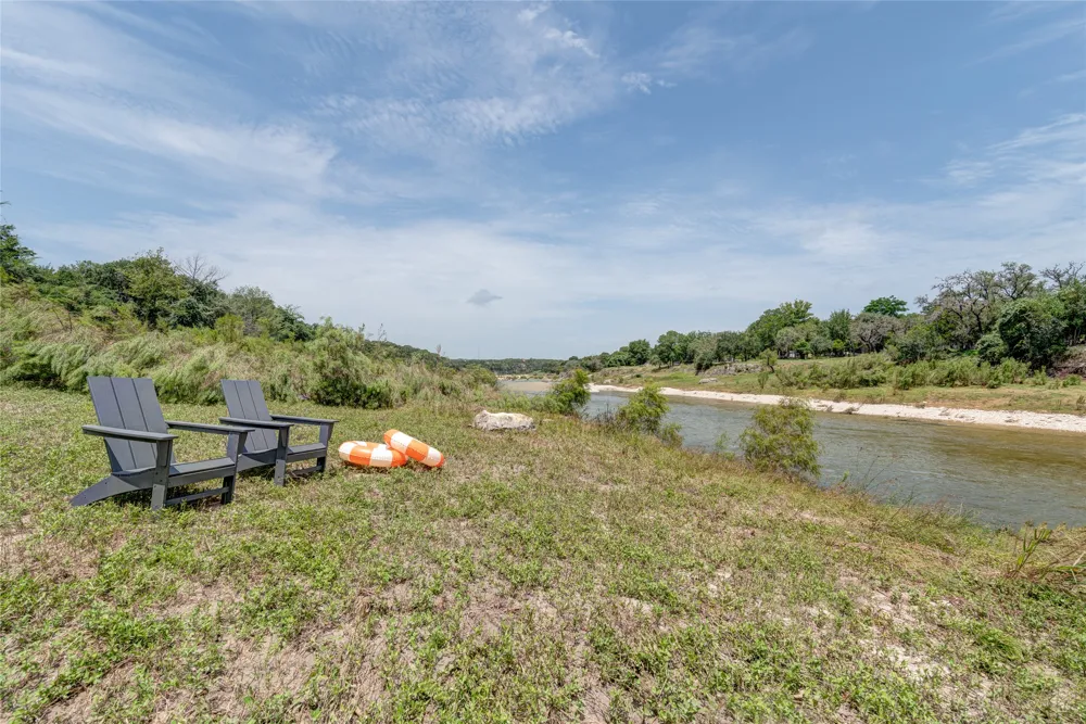 1424 Lakeshore Drive Bandera, TX 78003
