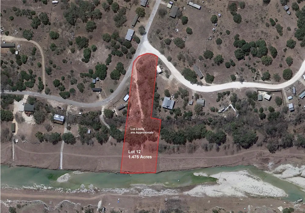 1424 Lakeshore Drive Bandera, TX 78003
