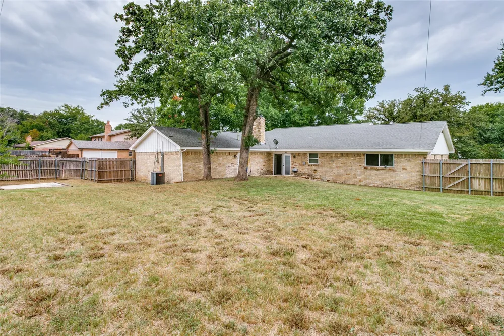 7449 Monterrey Drive Fort Worth, TX 76112