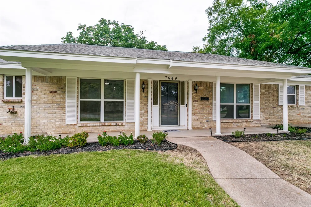 7449 Monterrey Drive Fort Worth, TX 76112