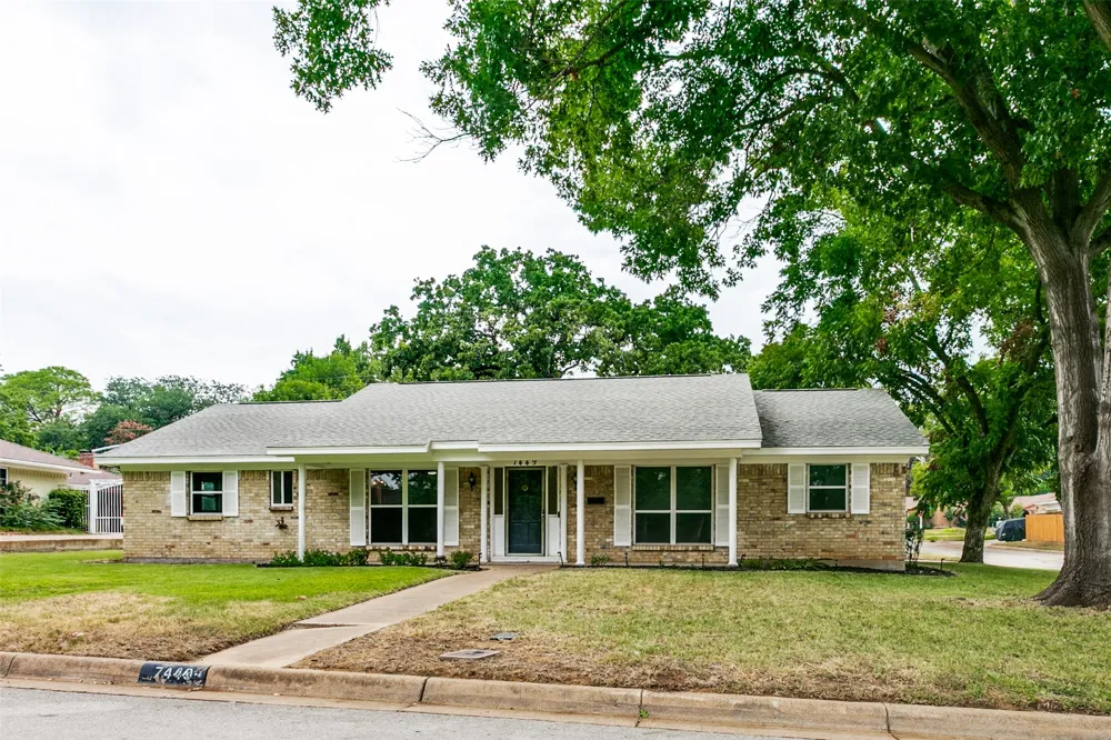 7449 Monterrey Drive Fort Worth, TX 76112