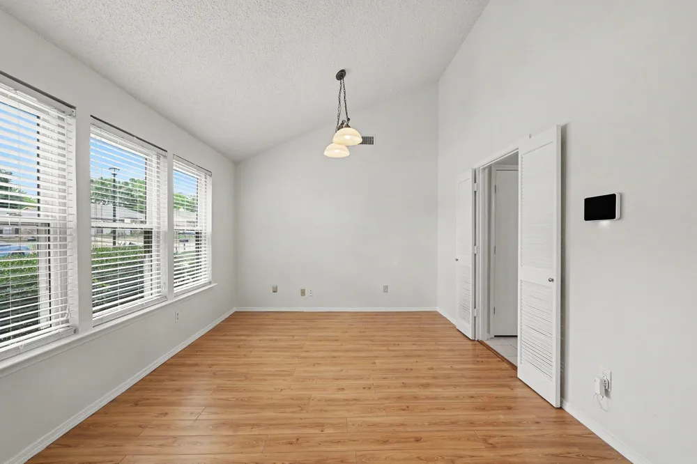 2926 Hilltop Drive Euless, TX 76039