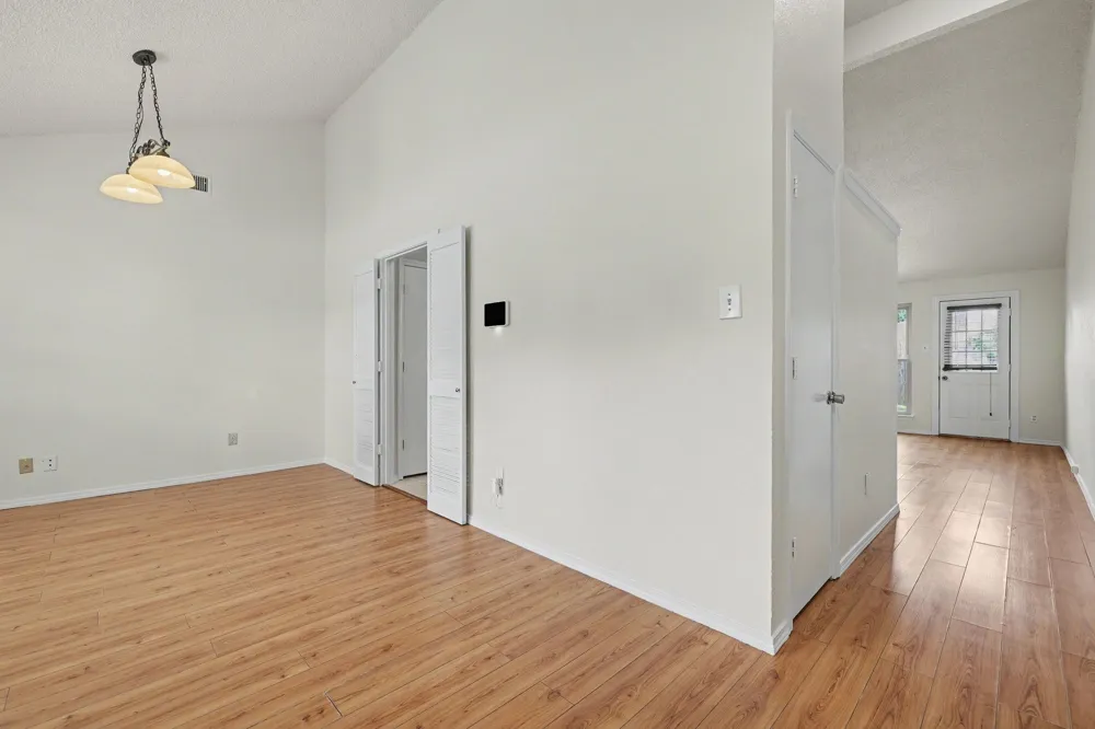 2926 Hilltop Drive Euless, TX 76039