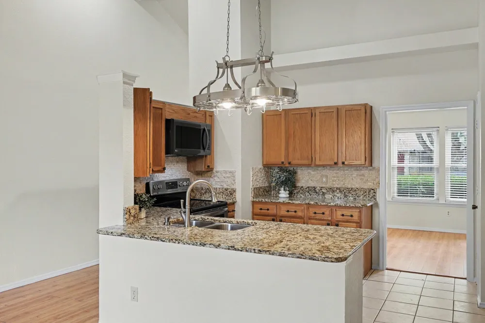 2926 Hilltop Drive Euless, TX 76039