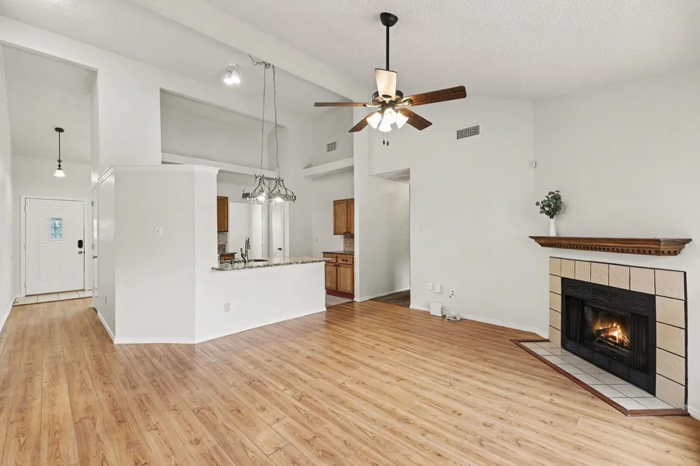 2926 Hilltop Drive Euless, TX 76039