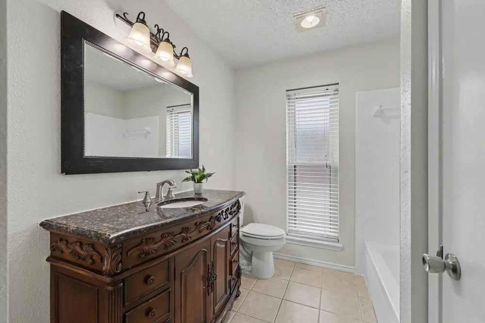 2926 Hilltop Drive Euless, TX 76039