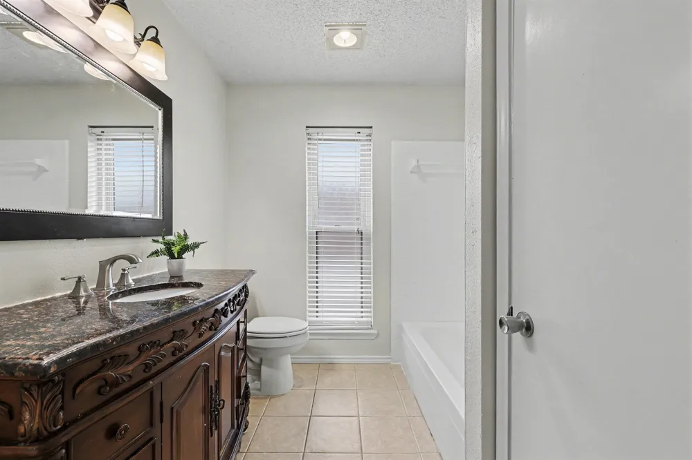 2926 Hilltop Drive Euless, TX 76039