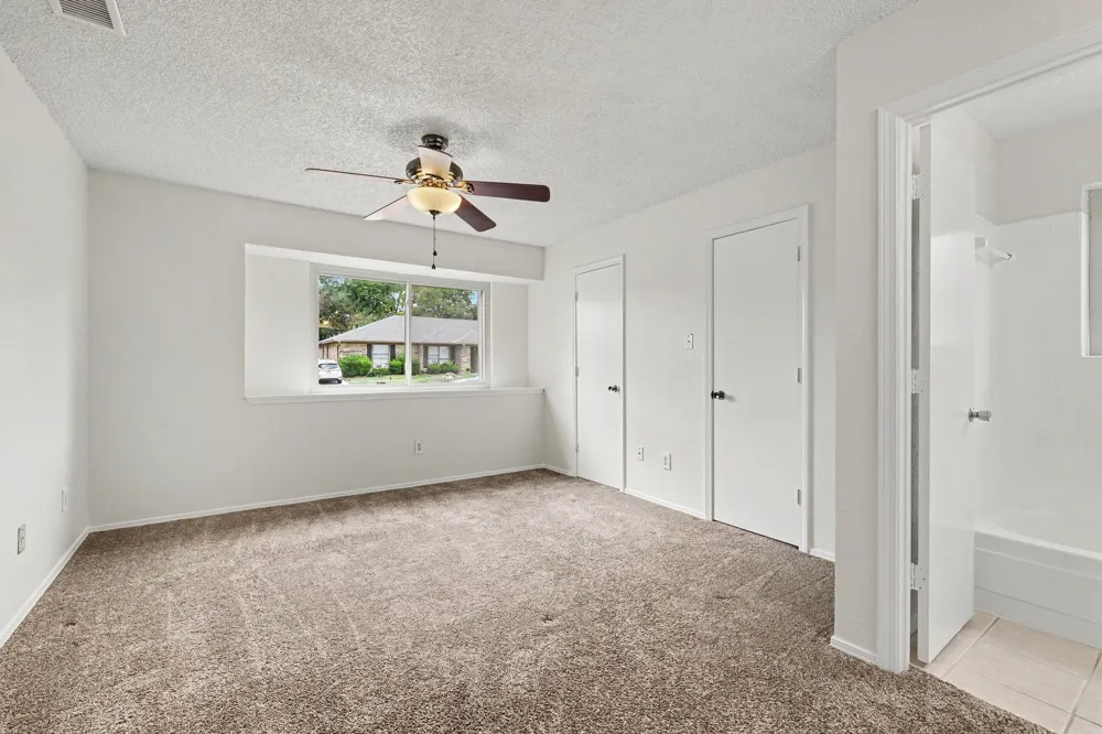 2926 Hilltop Drive Euless, TX 76039