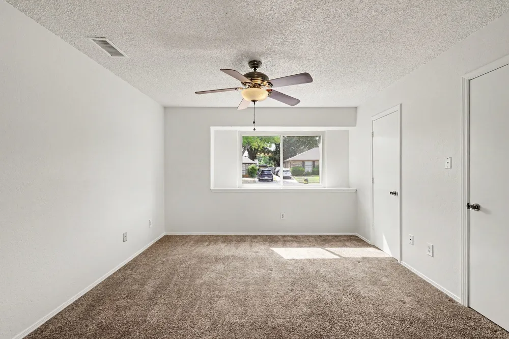2926 Hilltop Drive Euless, TX 76039