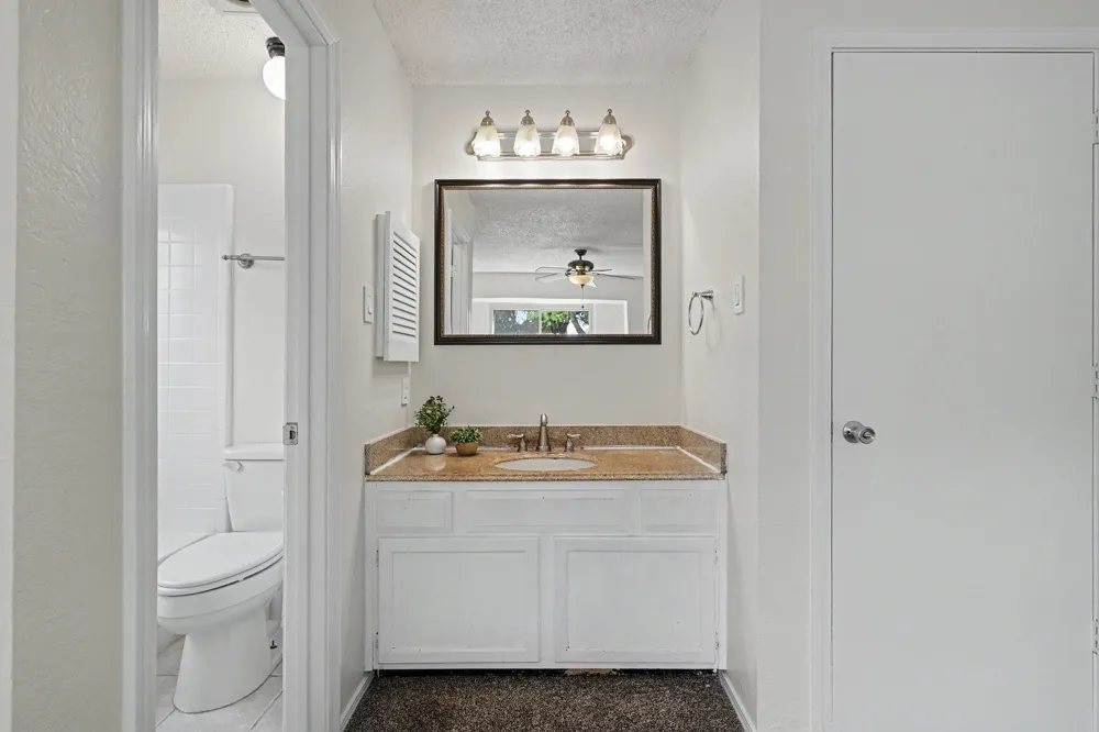 2926 Hilltop Drive Euless, TX 76039