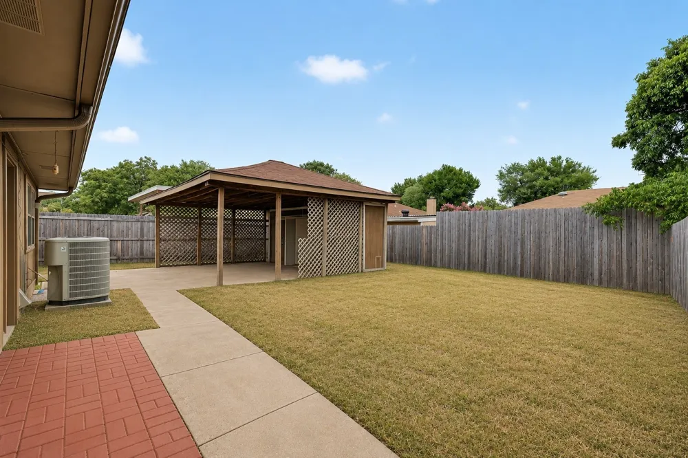 2926 Hilltop Drive Euless, TX 76039