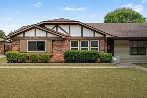 2926 Hilltop Drive