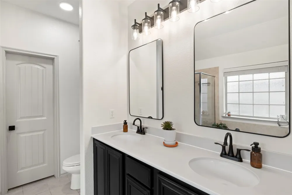 2189 Liriope Lane Waxahachie, TX 75165