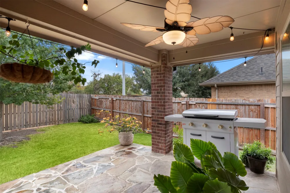2189 Liriope Lane Waxahachie, TX 75165
