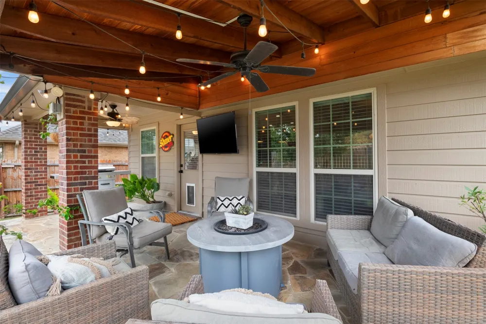 2189 Liriope Lane Waxahachie, TX 75165