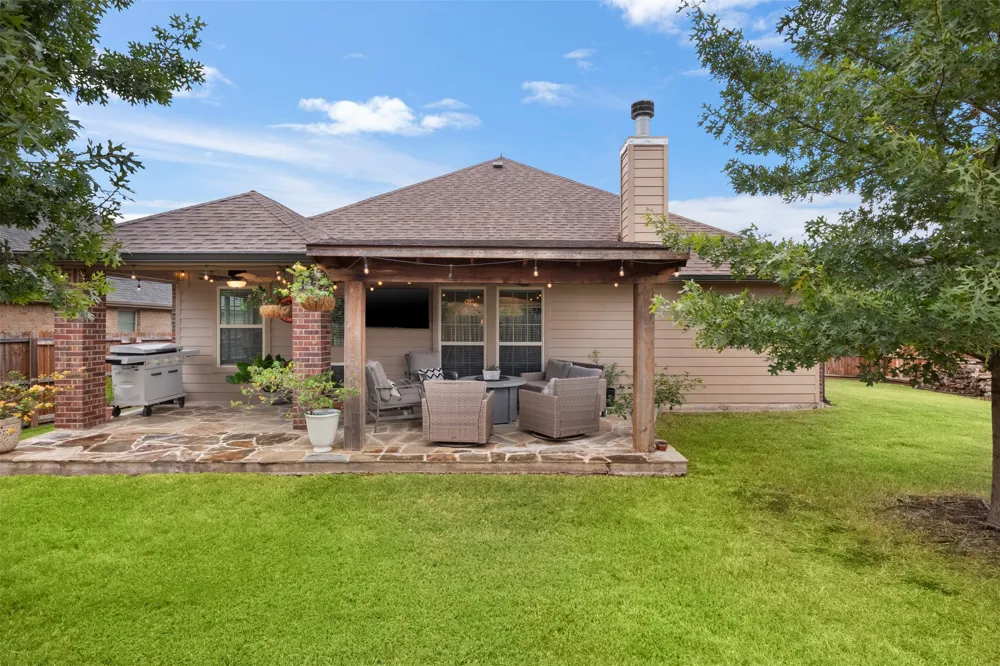 2189 Liriope Lane Waxahachie, TX 75165