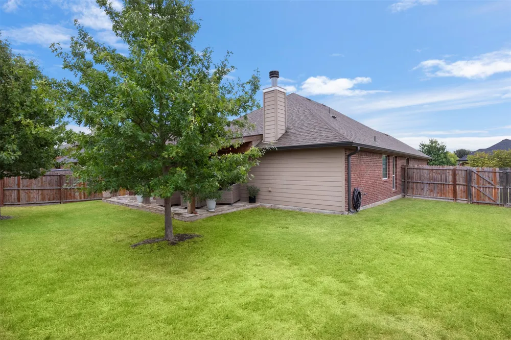 2189 Liriope Lane Waxahachie, TX 75165