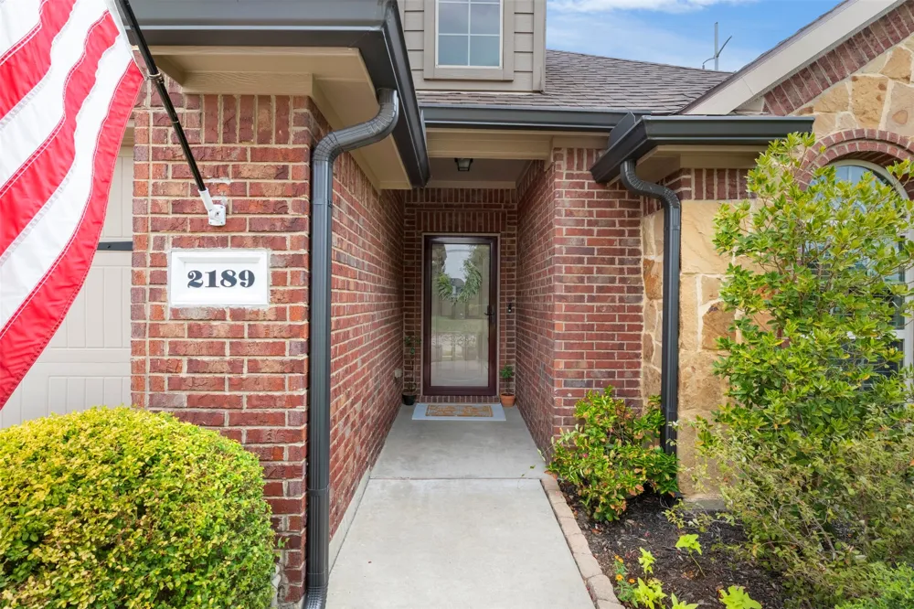 2189 Liriope Lane Waxahachie, TX 75165