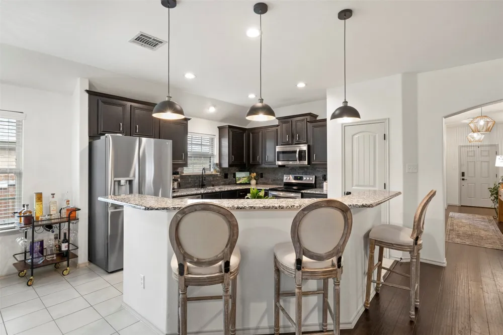2189 Liriope Lane Waxahachie, TX 75165