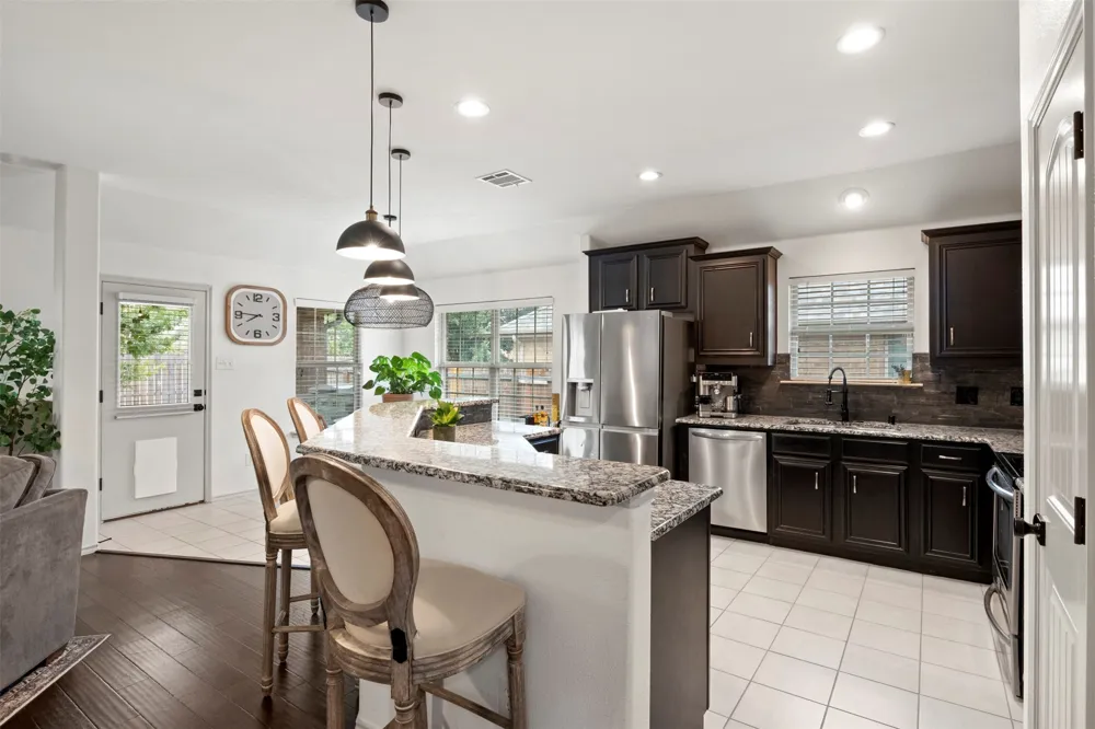 2189 Liriope Lane Waxahachie, TX 75165