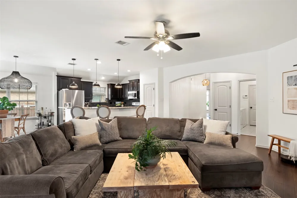 2189 Liriope Lane Waxahachie, TX 75165