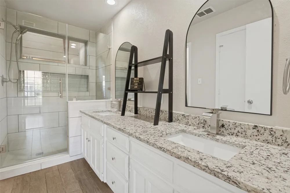 3040 Airhaven Street Dallas, TX 75229