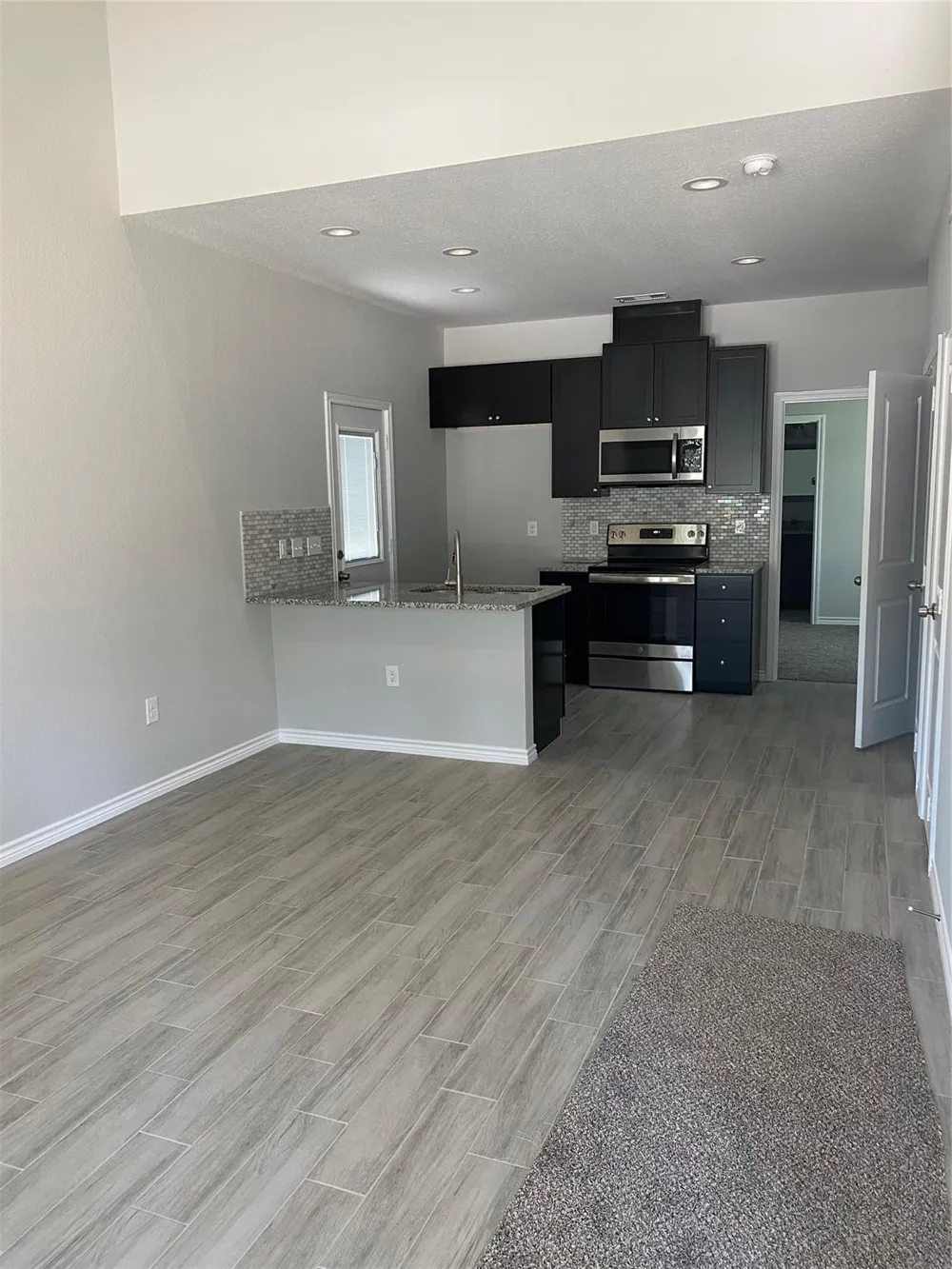 16871 W Ivanhoe Montgomery, TX 77316