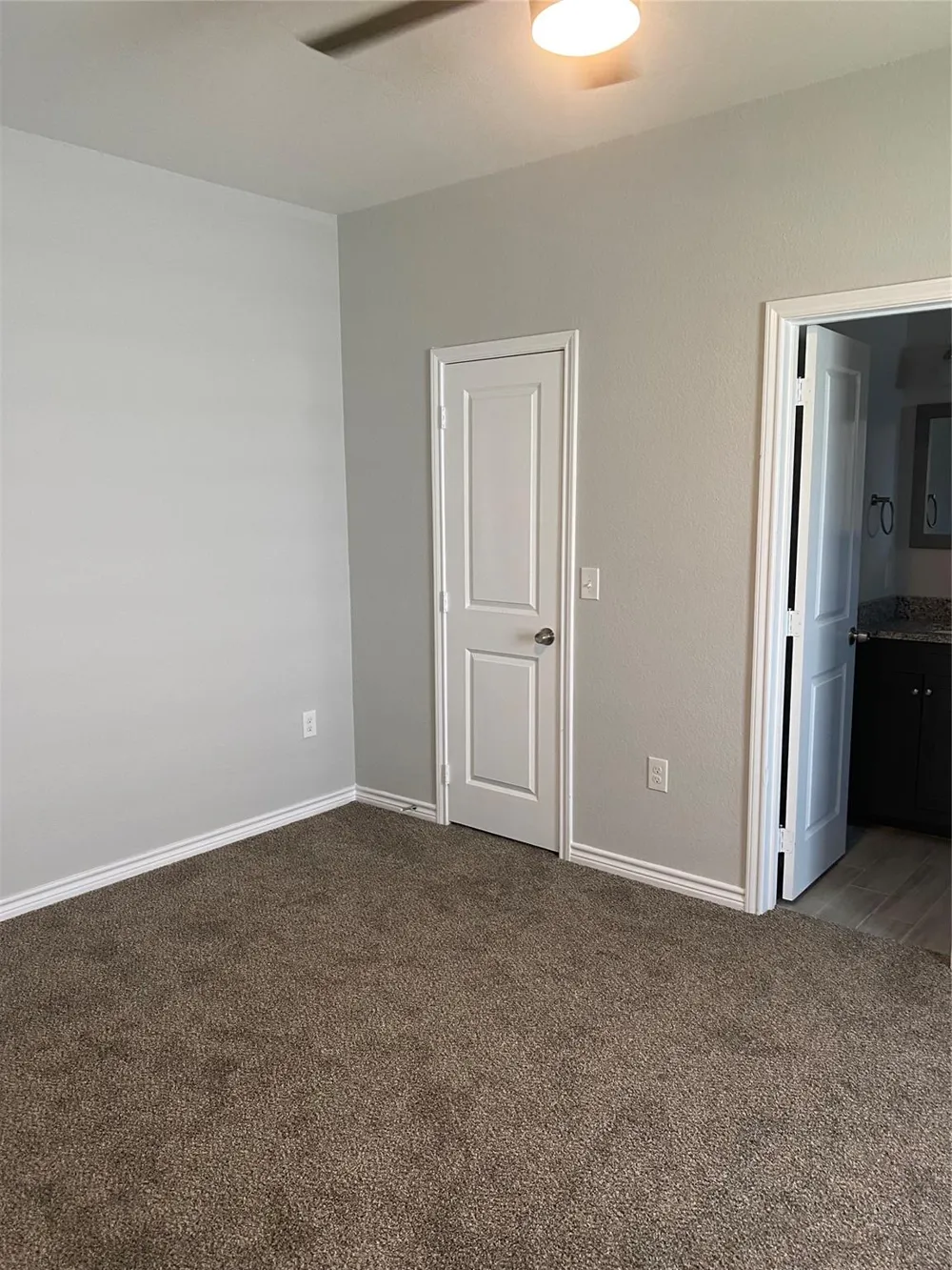 16871 W Ivanhoe Montgomery, TX 77316