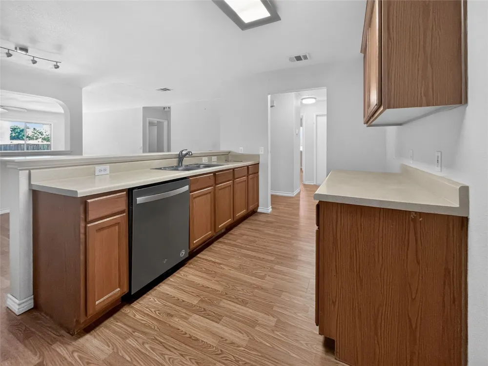 195 Musgrav Kyle, TX 78640