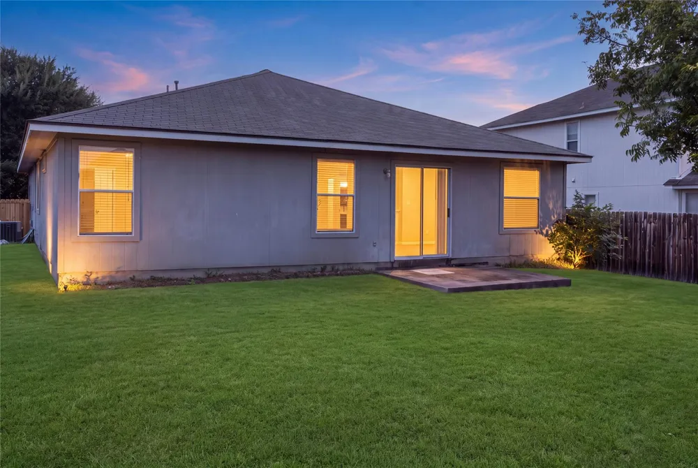 195 Musgrav Kyle, TX 78640
