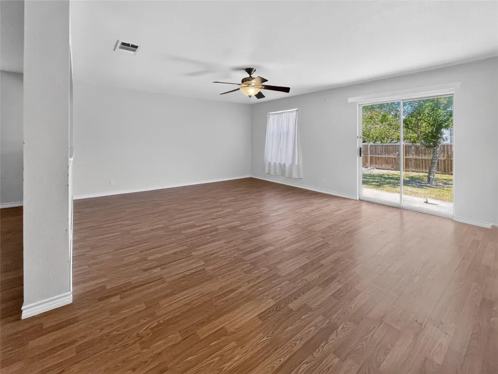 195 Musgrav Kyle, TX 78640
