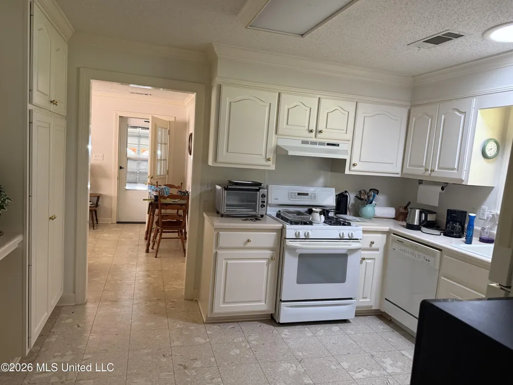 1338 Council Circle Greenville, MS 38703