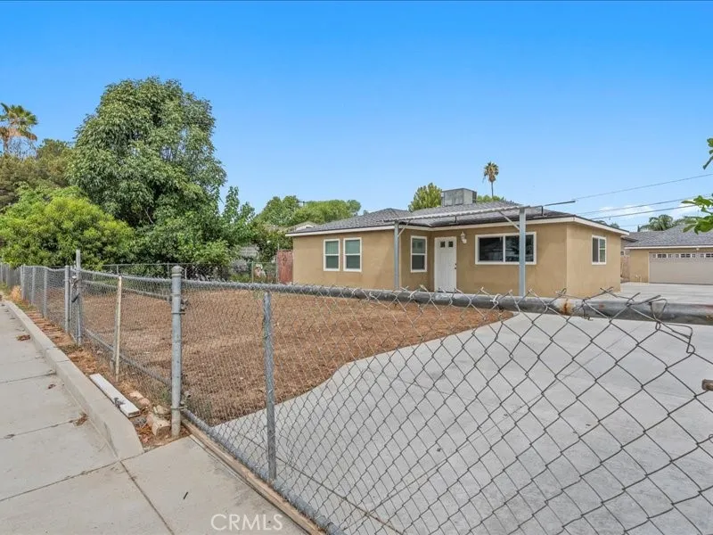 8437 Bruce Riverside, CA 92503