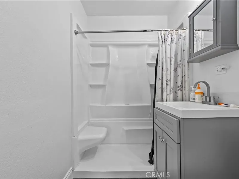 8437 Bruce Riverside, CA 92503